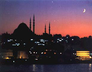 istanbulnight.jpg (16603 bytes)